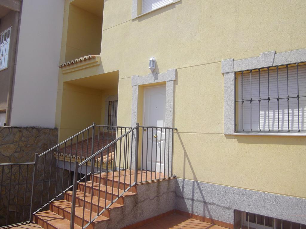 Apartamento Villa Soterrana Trujillo Bagian luar foto